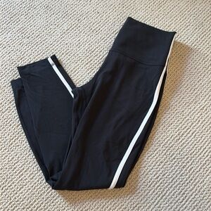Lululemon High Rise Side Stripe Tight 25inseam sz 8